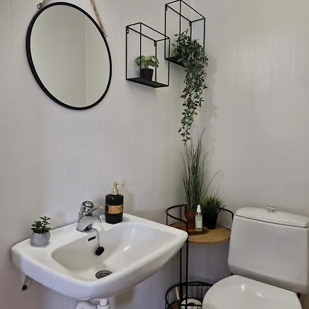 With Sauna Near Highway Lägenhet *